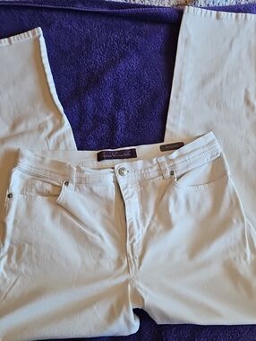 Like New Gloria Vanderbilt White Size 12 Cotton Jeans